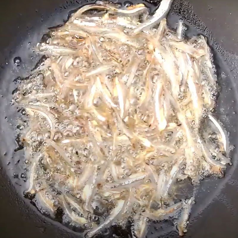 Step 2 Fry the Dried Anchovies for Bitter Eggplant Salad with Dried Fish