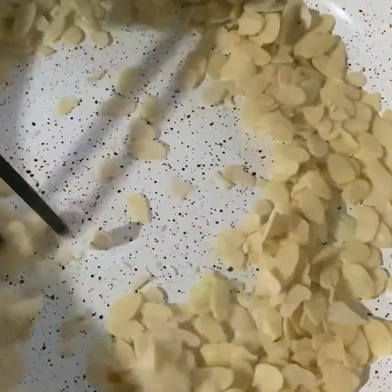 Step 5 Roast the almonds Cheese Bạch Flan