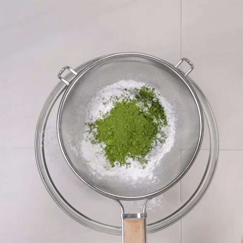 Step 3 Sifting flour and pouring the candy mold Matcha marshmallow candy with chocolate filling