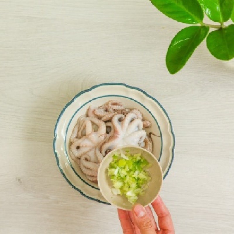 Step 2 Marinate the octopus for Octopus Hotpot with Mushrooms