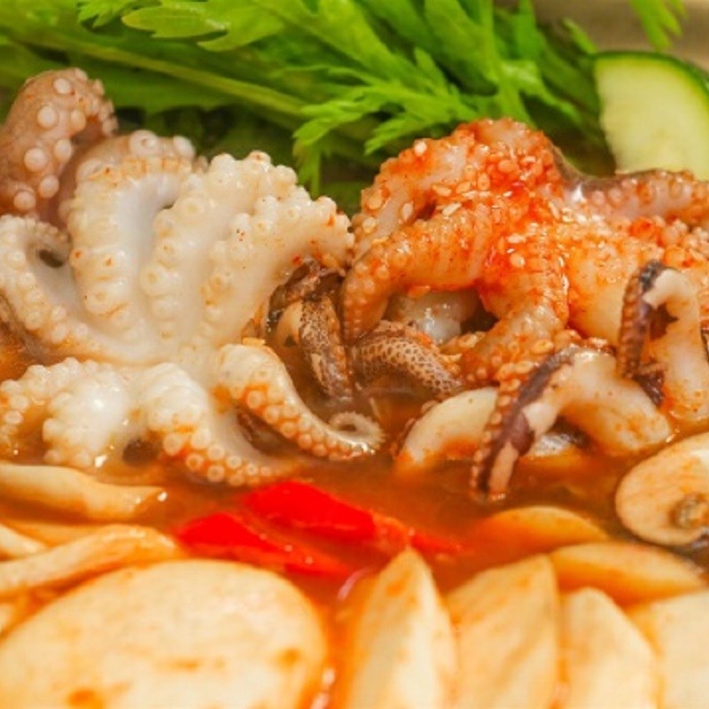 Step 4 Finished product Octopus hot pot with mushrooms