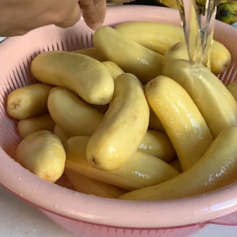 Step 2 Wash banana Dried banana