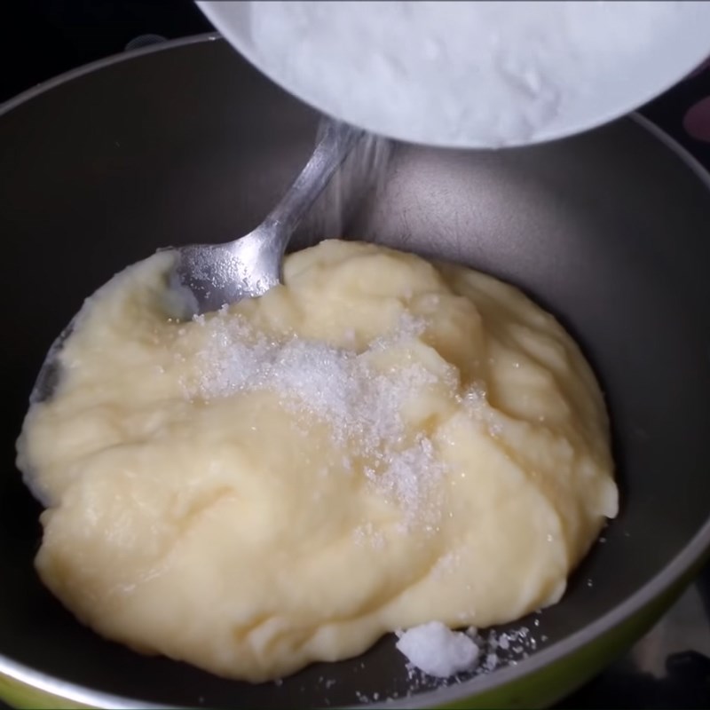 Step 3 Cook mung bean filling Boiled egg jelly