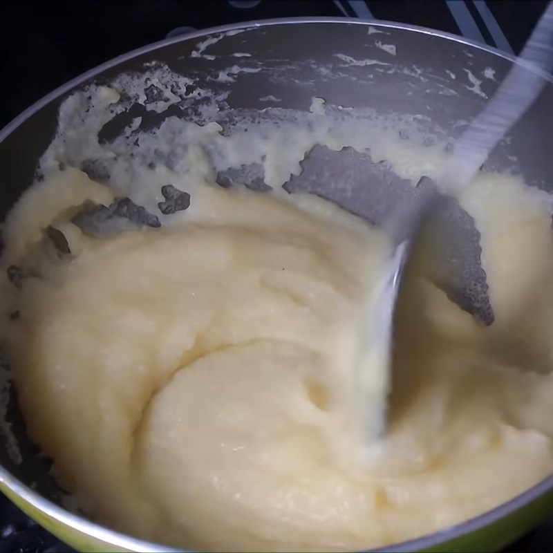 Step 3 Cook mung bean filling Boiled egg jelly