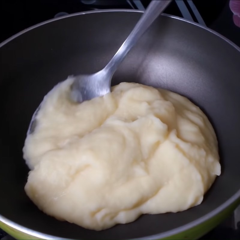 Step 3 Cook mung bean filling Boiled egg jelly