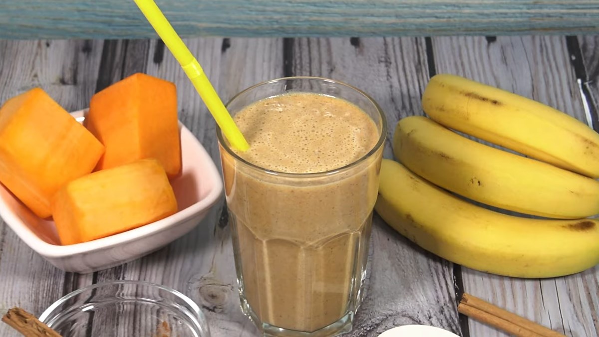 4 ways to make delicious and nutritious pumpkin smoothies that help gain weight effectively 2 Pumpkin Banana Smoothie