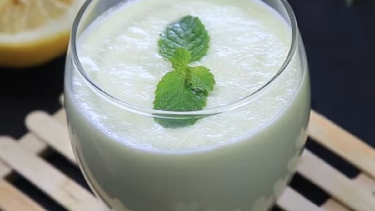 2 ways to make sweet, refreshing cantaloupe smoothies to cool off on a summer day 2 Fresh Milk Cantaloupe Smoothie