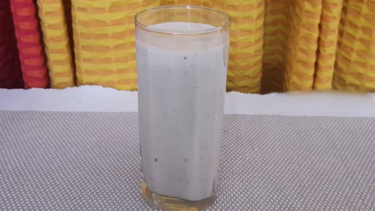 3 Ways to Make Sweet, Fragrant, Uniquely Delicious Custard Apple Smoothies 22 Custard apple oatmeal smoothie