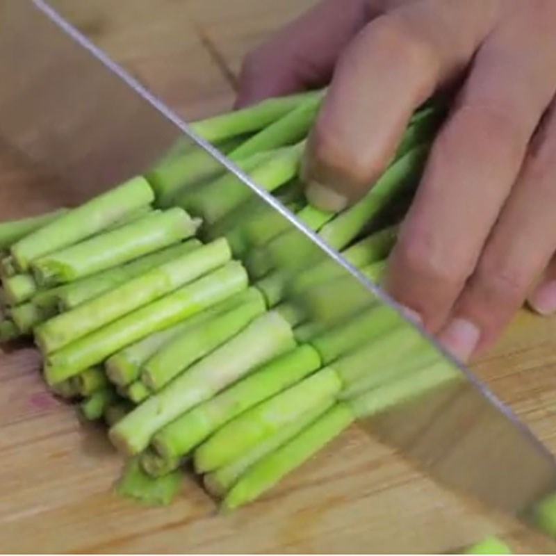Step 1 Prepare asparagus Grilled asparagus with garlic