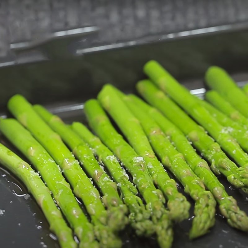 Step 1 Prepare ingredients for Grilled Asparagus with Cheese