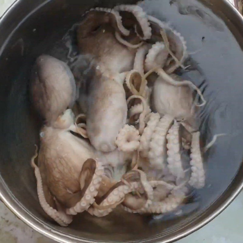 Step 1 Prepare ingredients for Garlic Butter Fried Octopus