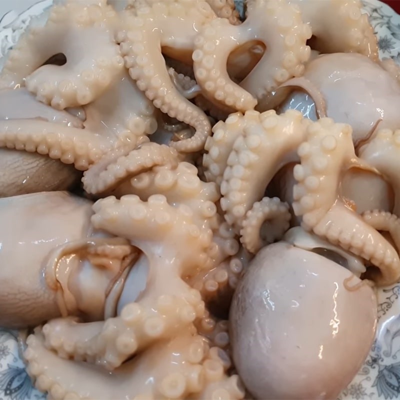 Step 1 Prepare the octopus Mixed Stir-fried Octopus