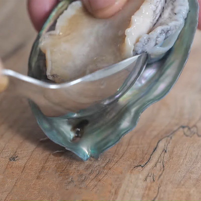 Step 1 Prepare the abalone Simple Abalone Rice
