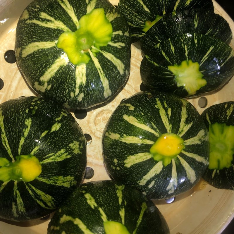Step 1 Prepare the green skin pumpkin for stuffed pumpkin soup
