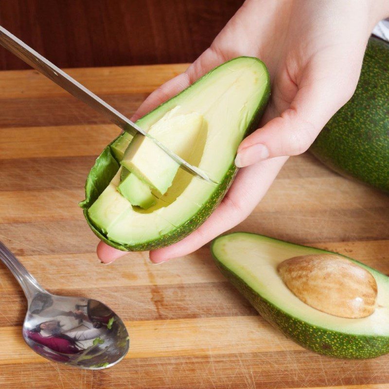 Step 1 Prepare avocado for Avocado Cocoa Blueberry Smoothie