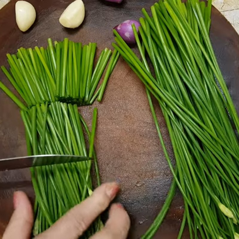 Step 2 Preparation of garlic chives Stir-fried garlic chives with beef
