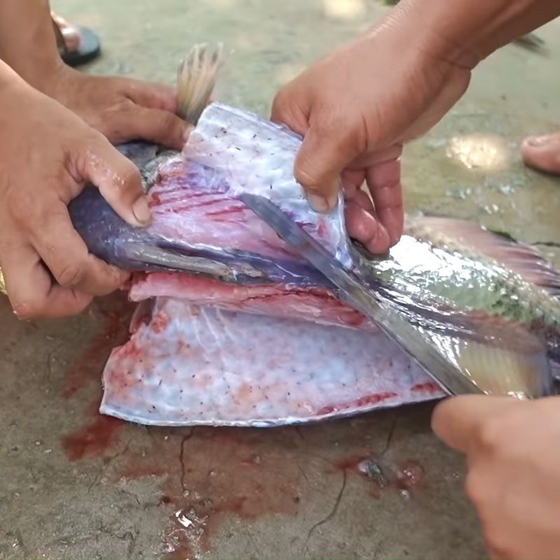 Step 1 Prepare the fish Grilled Bullhead Fish with Satay