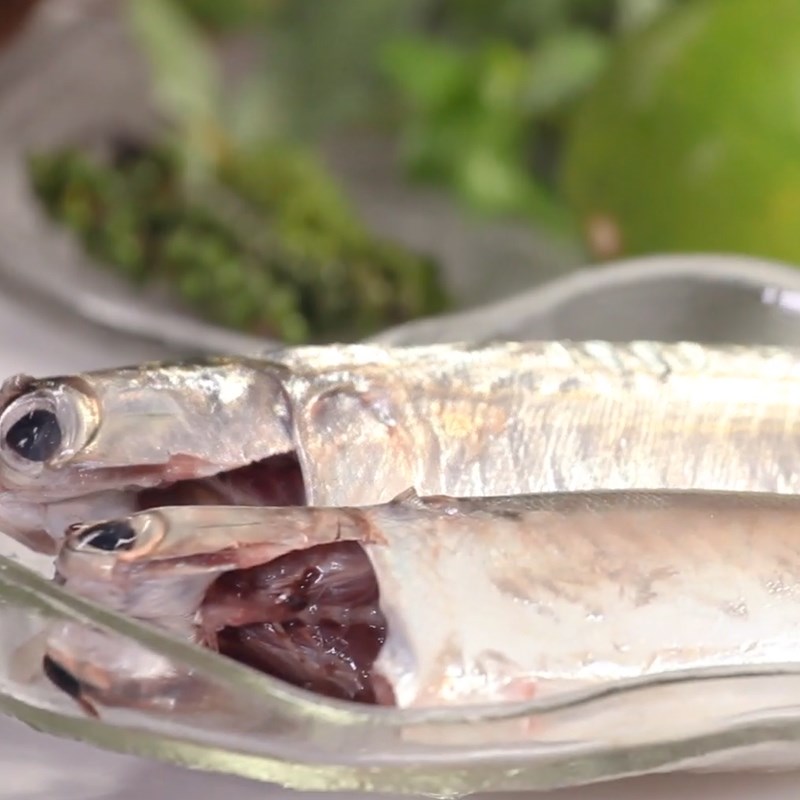 Step 1 Prepare mackerel Grilled mackerel with basil leaves