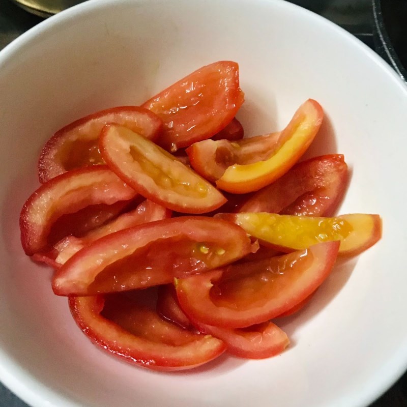 Step 1 Prepare the tomatoes for Tomato Juice