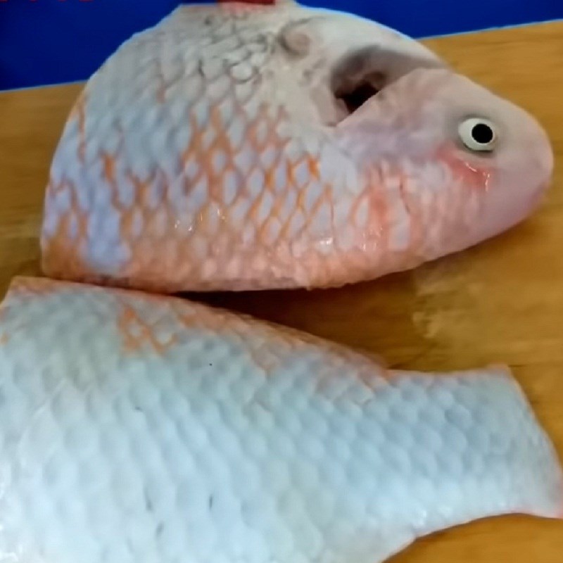 Step 1 Prepare red tilapia Braised red tilapia with salt
