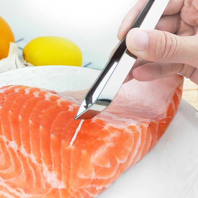 Step 1 Preparing the Salmon for Tomato Salmon Noodle