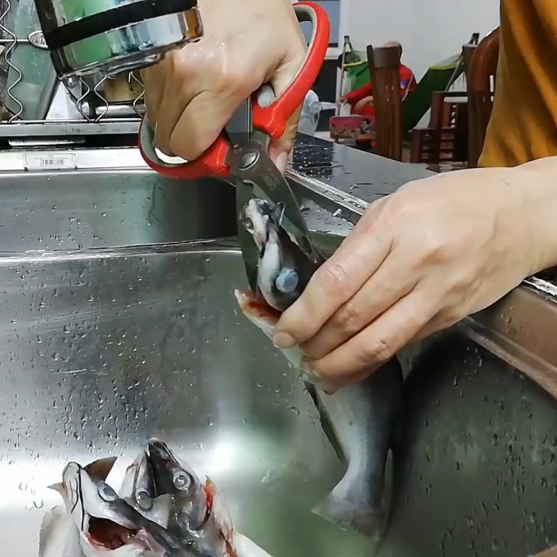 Step 1 Prepare the catfish