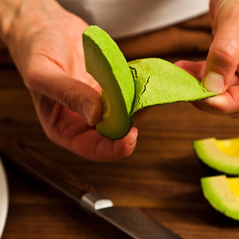Step 1 Prepare the ingredients for mashed avocado tuna sandwich