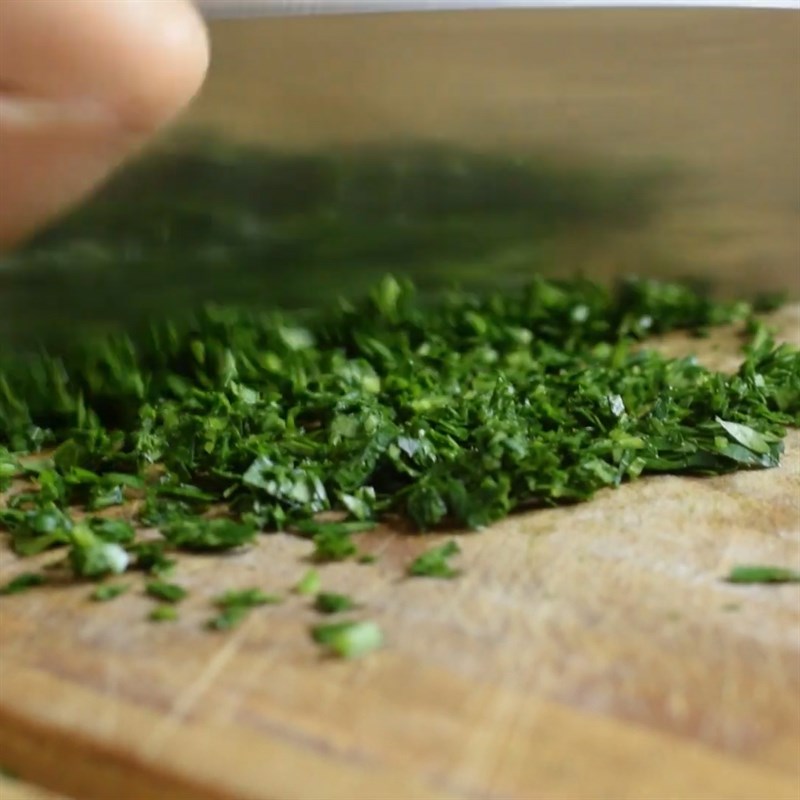 Step 1 Prepare the ingredients for mashed avocado tuna sandwich