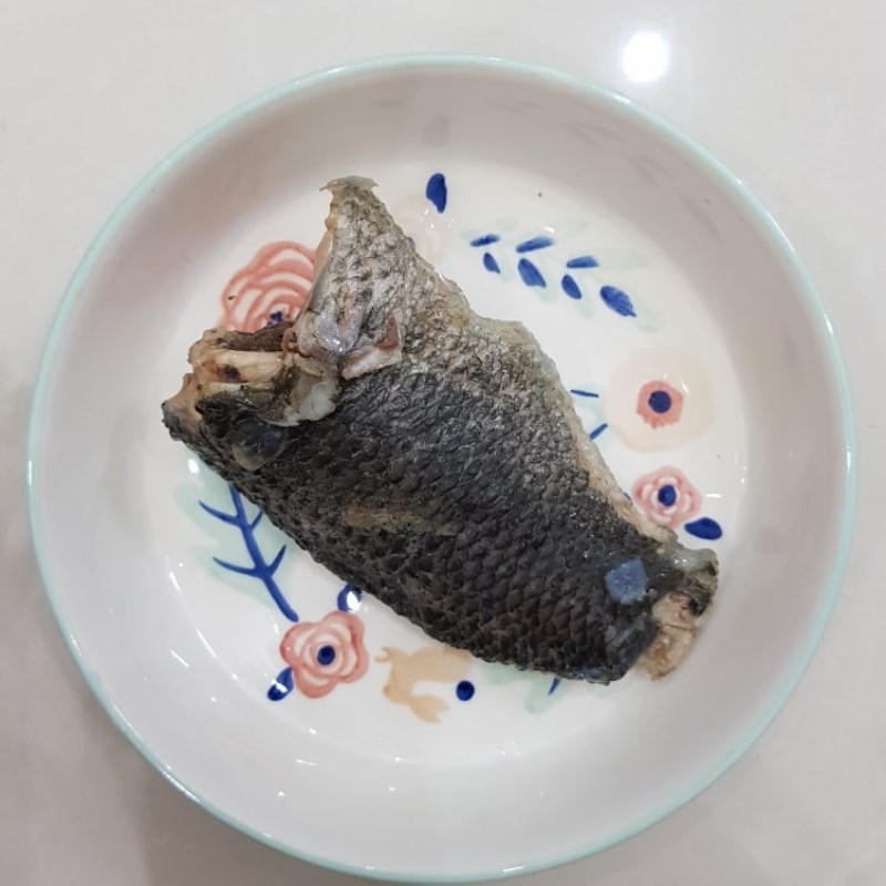 Step 1 Prepare the wild catfish for the mustard greens soup