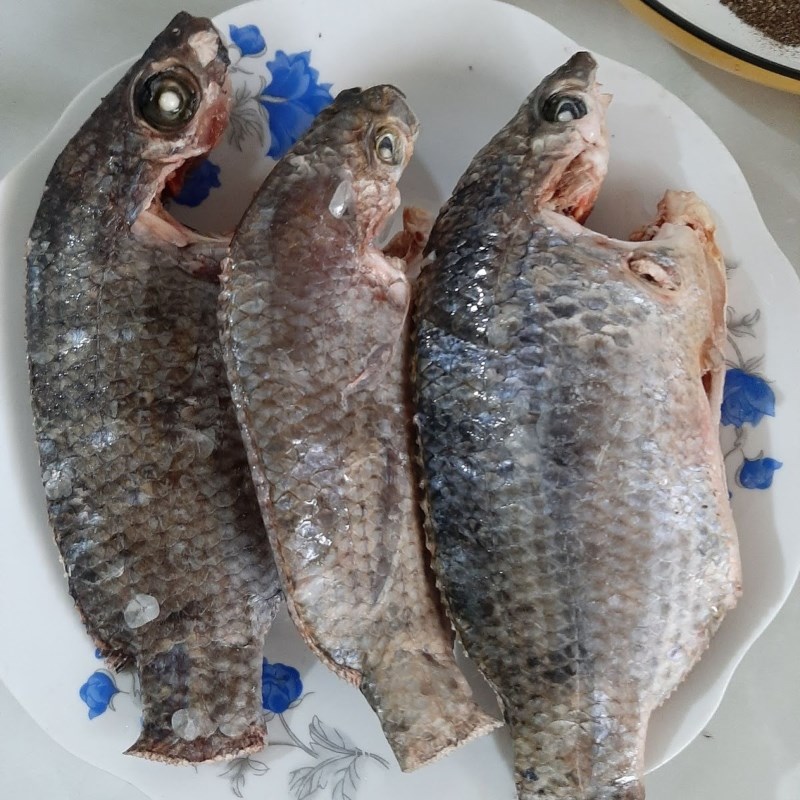Step 1 Prepare tilapia Fried tilapia with fish sauce