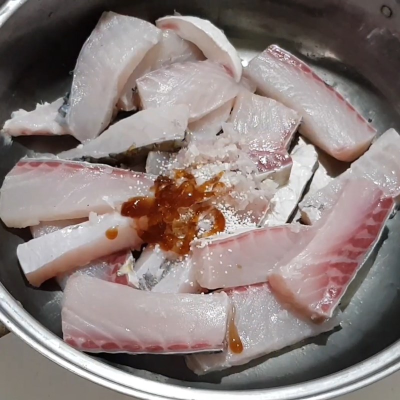 Step 1 Prepare tilapia Fried tilapia