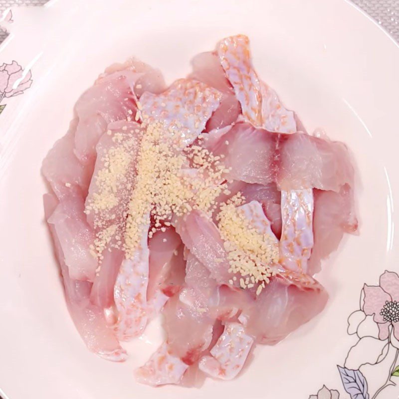 Step 2 Prepare the fish and marinate Red tilapia noodles