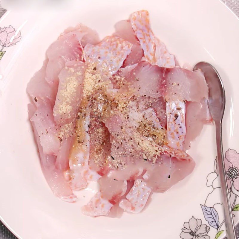 Step 2 Prepare the fish and marinate Red tilapia noodles