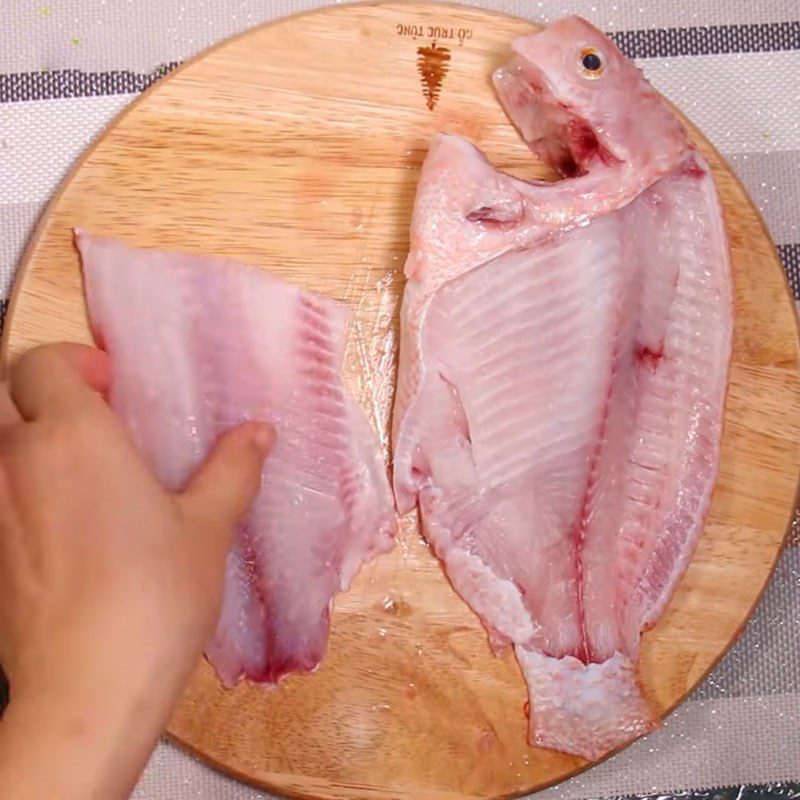 Step 2 Prepare the fish and marinate Red tilapia noodles