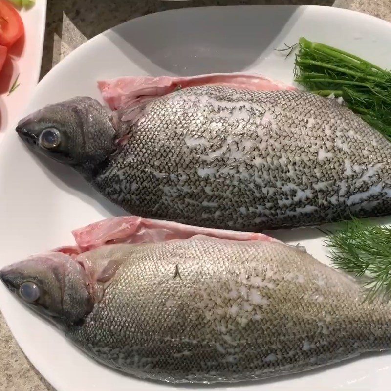 Step 2 Prepare the striped bass for striped bass (basa fish) with sour pickles