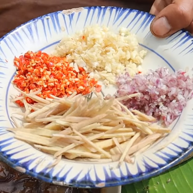 Step 1 Prepare the Spices for Fish Sauce with Pork Belly
