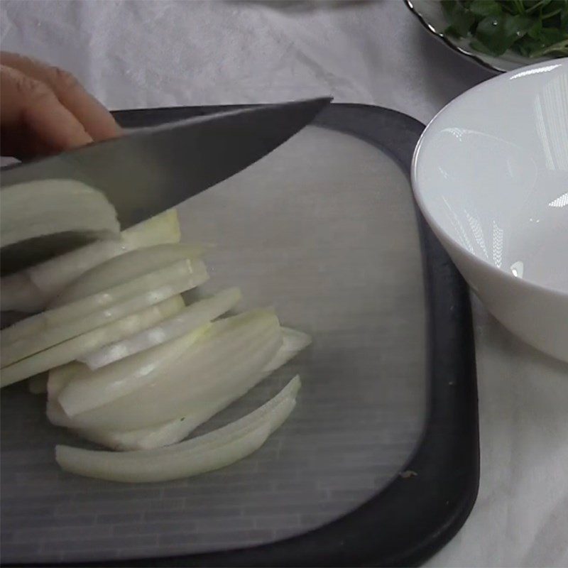 Step 1 Prepare the vegetables for Watercress Salad with Beef
