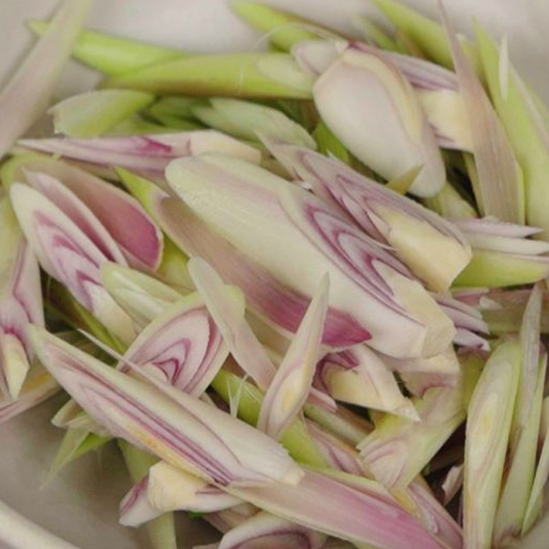 Step 1 Prepare the ingredients for ginger and lemongrass carp