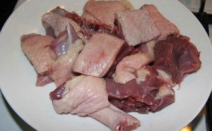 Step 1 Prepare the ingredients for Lemongrass Turmeric Chicken with a regular pot