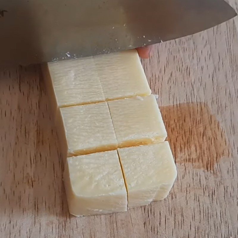Step 1 Prepare the ingredients for cheese-filled potato cake