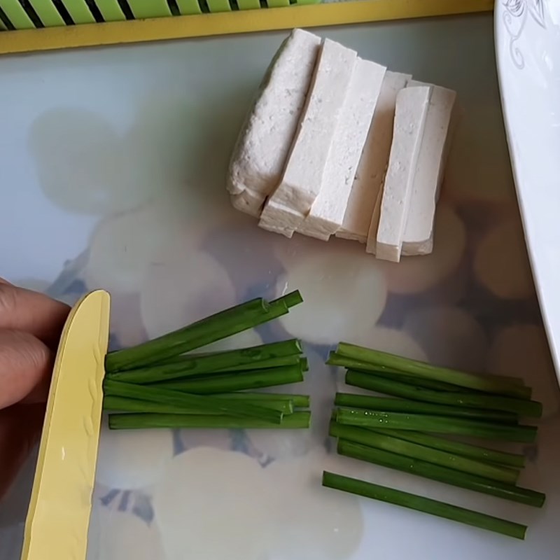 Step 1 Prepare the ingredients Seaweed Fried Tofu