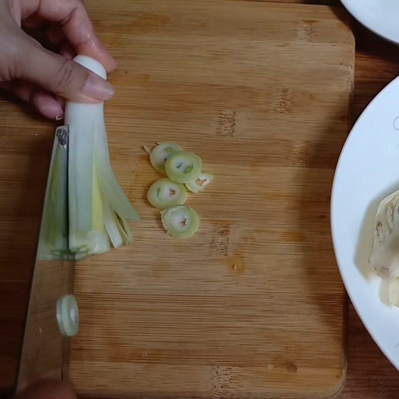 Step 1 Prepare the ingredients for braised banana flower