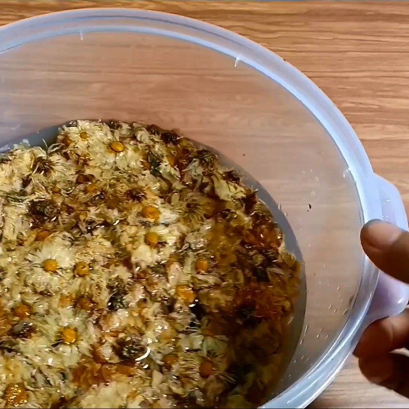 Step 1 Prepare the chrysanthemum Chrysanthemum with Longan