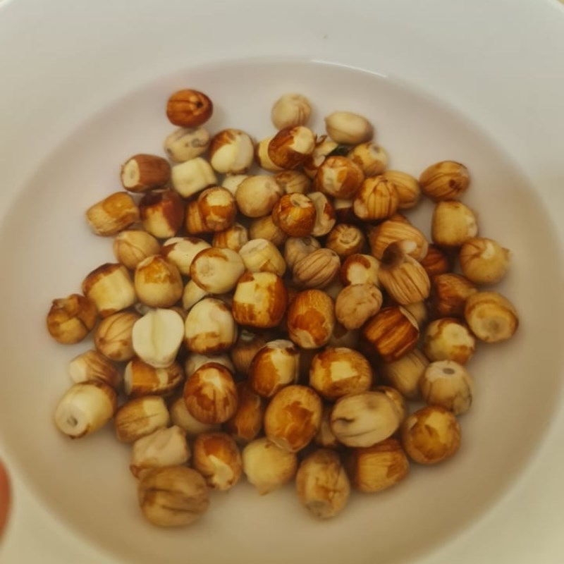 Step 1 Prepare the ingredients for Purple sweet potato lotus seed milk