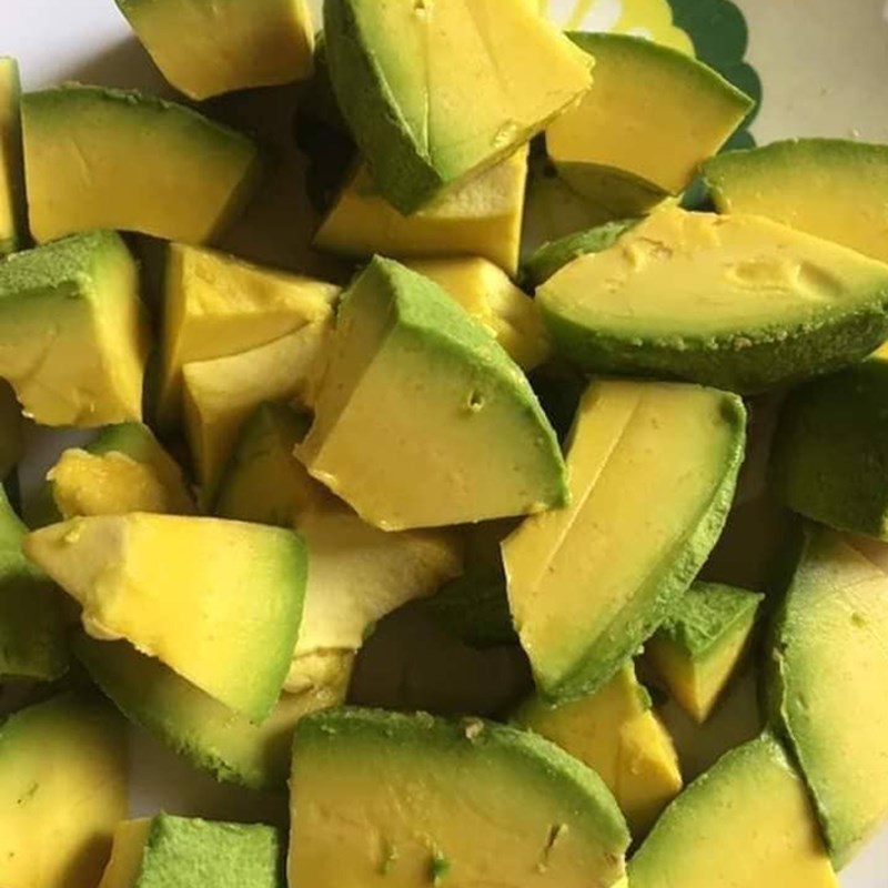 Step 2 Prepare the ingredients for avocado chicken egg salad