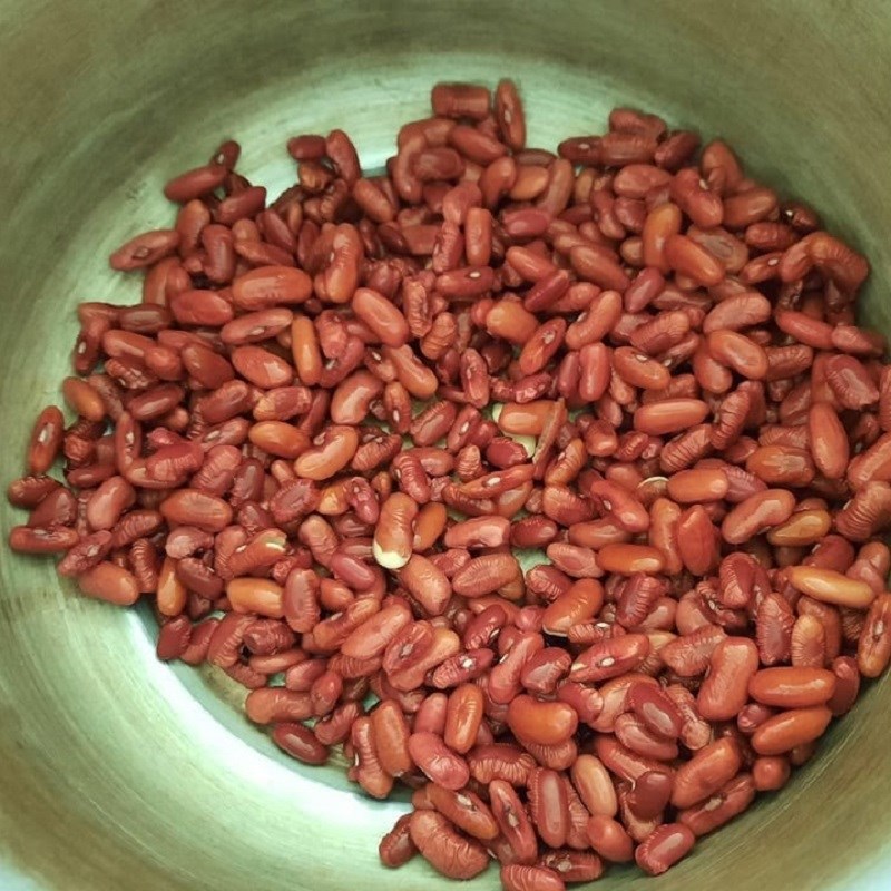 Step 1 Prepare the ingredients for Red bean soup cooked with green beans
