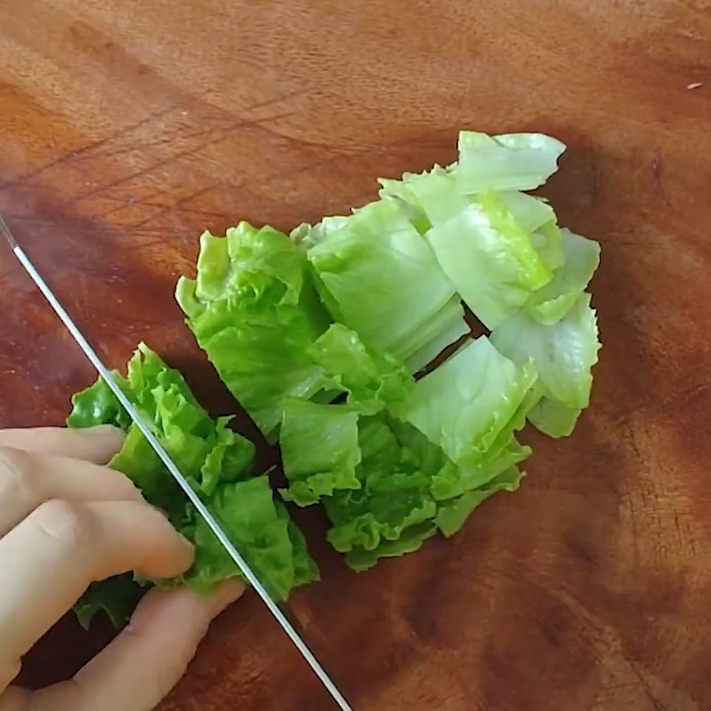 Step 2 Prepare the ingredients for avocado quail egg salad