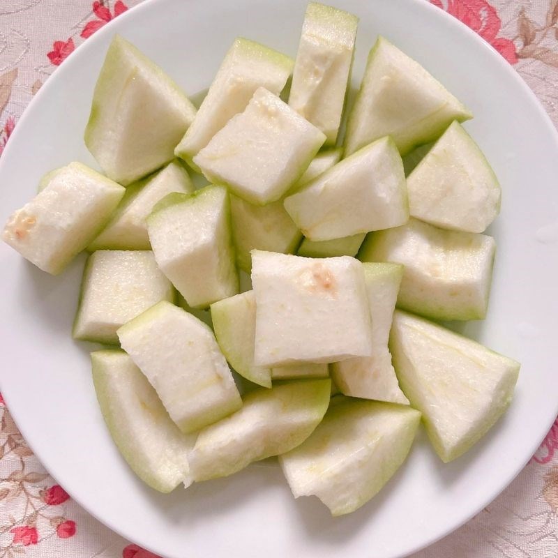 Step 1 Prepare the ingredients Apple Guava Juice
