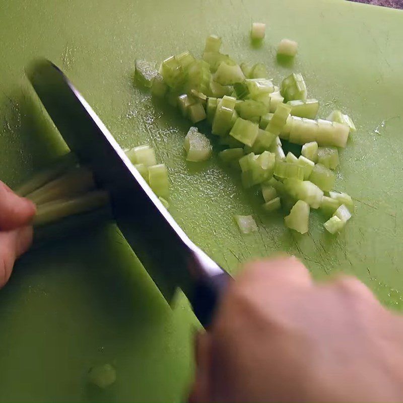 Step 3 Prepare the ingredients American apple salad (Waldorf salad)