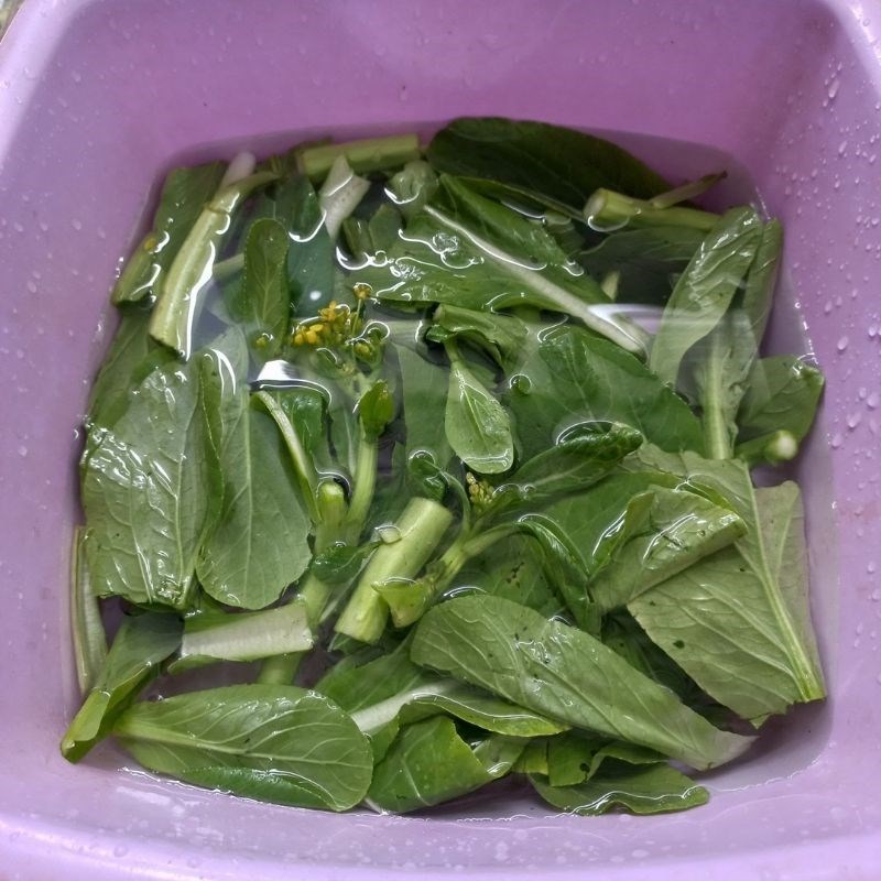 Step 1 Prepare the ingredients for Fresh Prawn Mustard Greens Soup